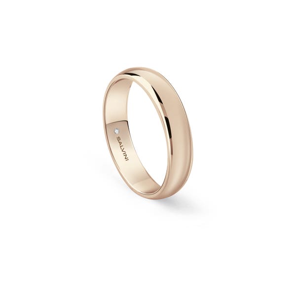 Pink gold wedding ring with diamond